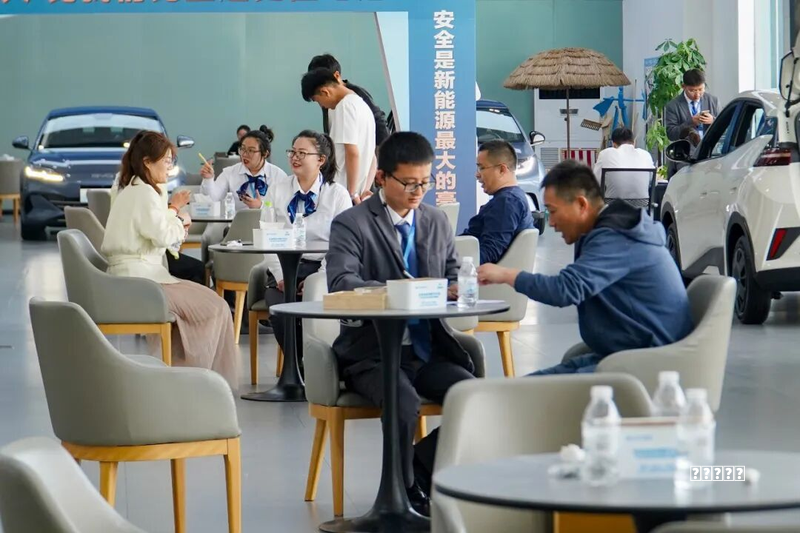 流派AI产品真正的难题——为什么推荐系统的数据全绿了,用户却说越来越没意思